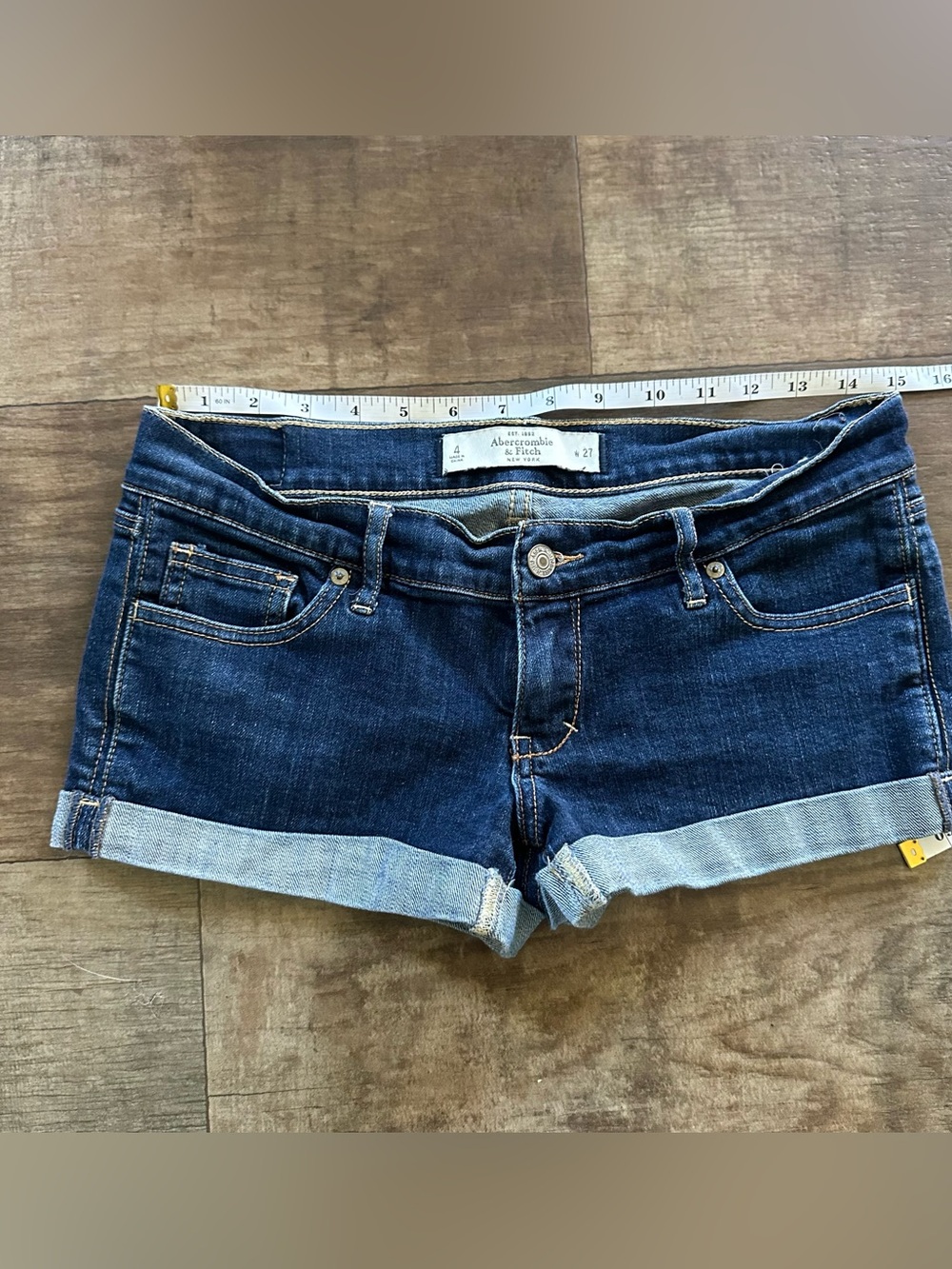 Abercrombie & Fitch roll cuff denim shorts - Picture 6 of 6